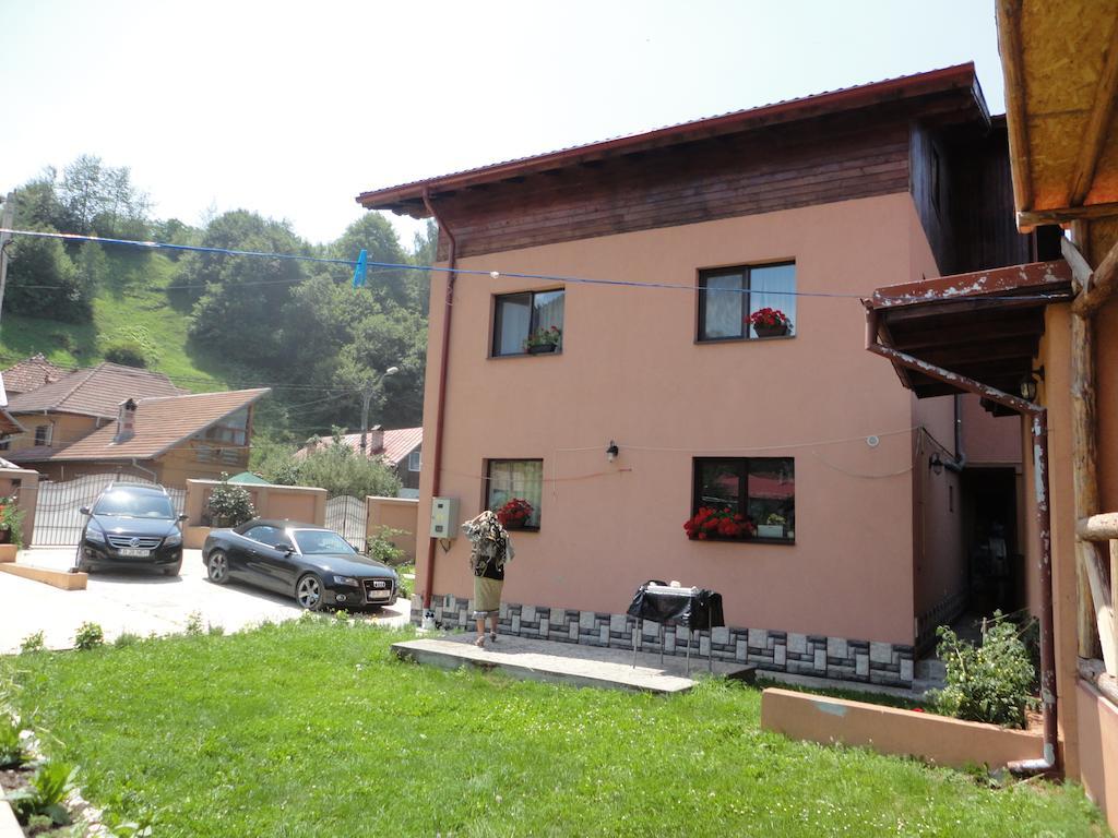 Pensiune Maria Rucăr Esterno foto