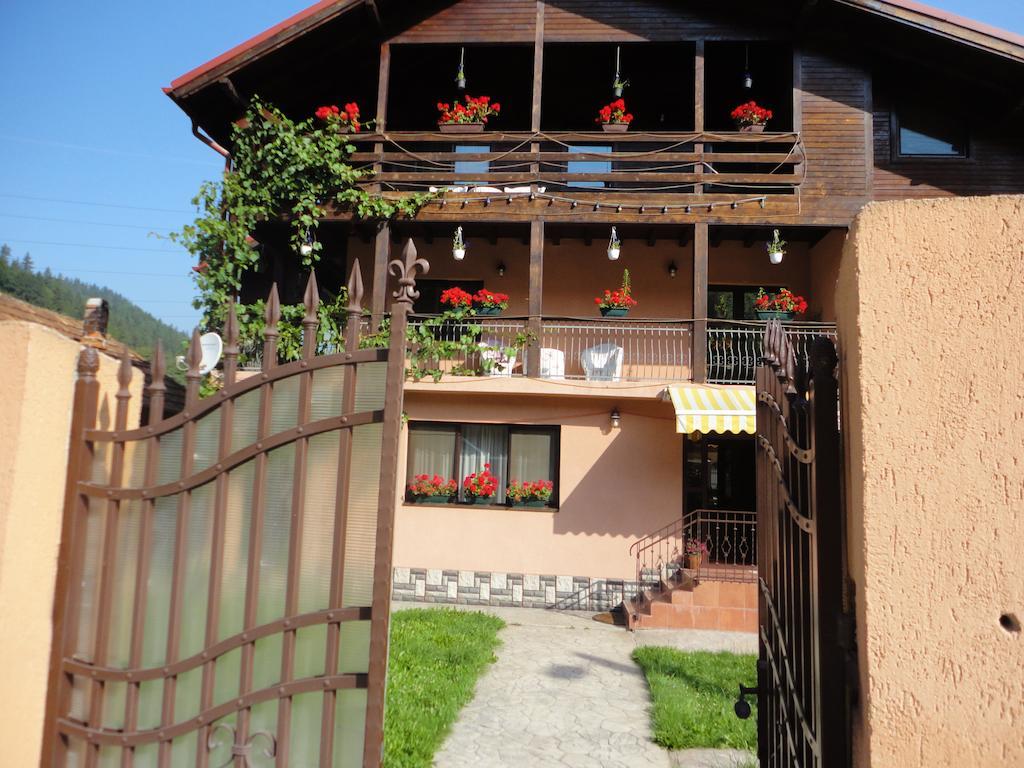 Pensiune Maria Rucăr Esterno foto